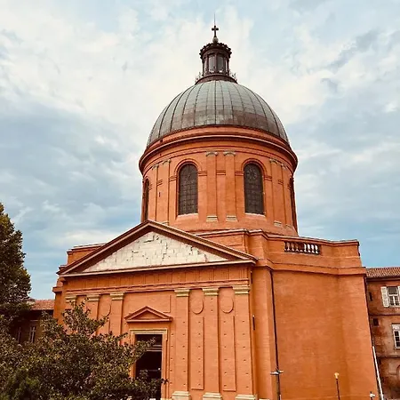 Duplex Tolosa: Pont-neuf Retreat With Ac And Private Parking * Toulouse
