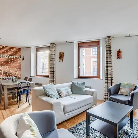 Duplex Tolosa: Pont-neuf Retreat With Ac And Private Parking * Toulouse