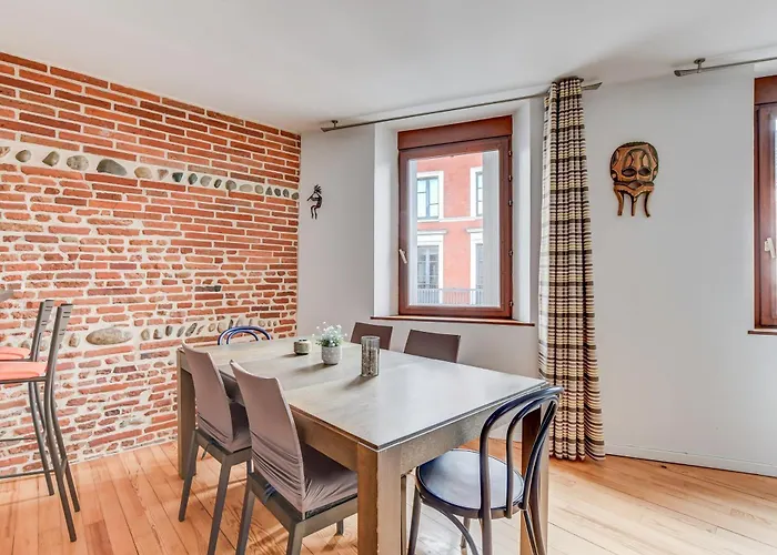 Duplex Tolosa: Pont-neuf Retreat With Ac And Private Parking * Toulouse